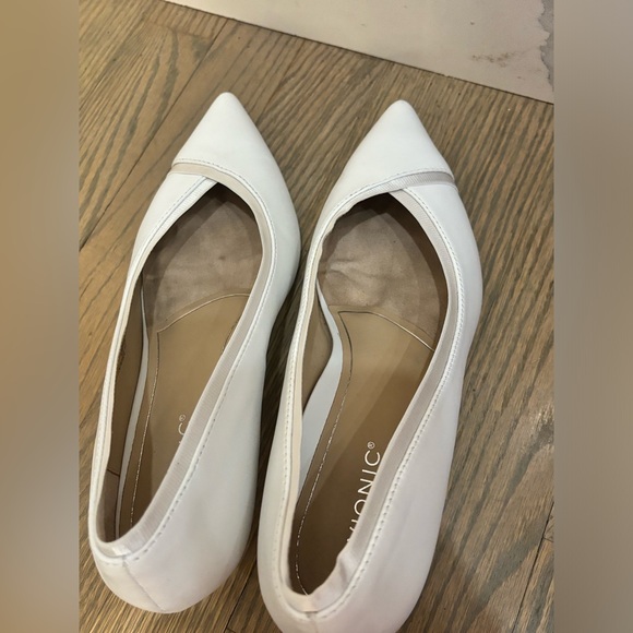 Vionic Sylvie Pointed Toe Pump Nappa White Leather women’s size 9 - Picture 2 of 7